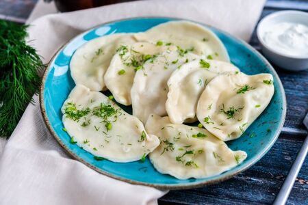 Вареники с картофелем, моцареллой и укропом