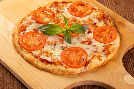 Римская пицца Маргарита