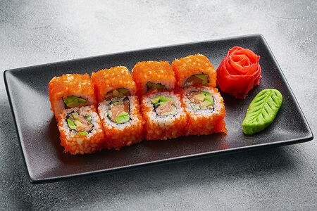 Ролл Калифорния с лососем