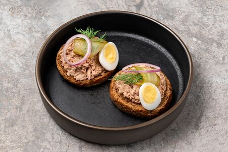 Тапас с тунцом