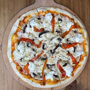 Поло, пицца на толстом тесте