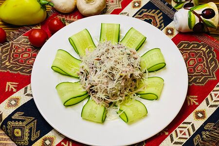 Салат из говяжьего языка с бастурмой