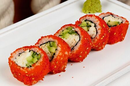 Ролл Калифорния с крабом