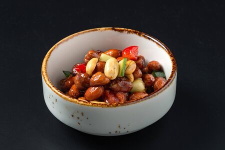 Арахис жареный в соусе