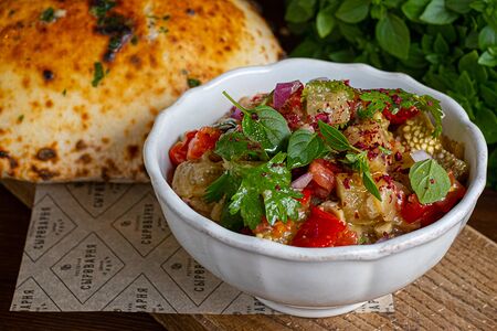 Икра из баклажанов с лепешкой