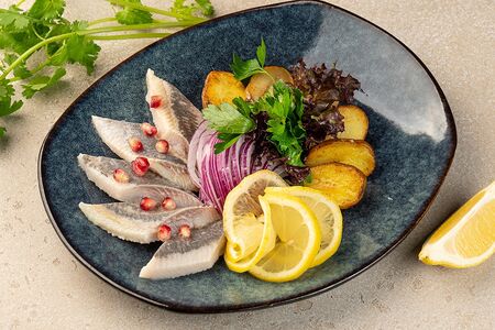 Филе сельди с картофелем и луком