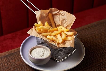 Картофель фри с соусом гольф