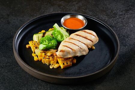 Куриная грудка с овощами-гриль