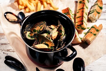 Мидии в соусе Том-Ям