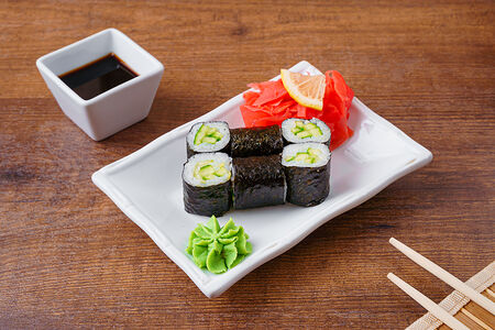 Ролл с огурцом