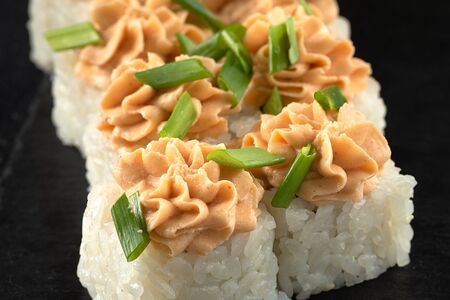 Ролл Пикантный с лососем