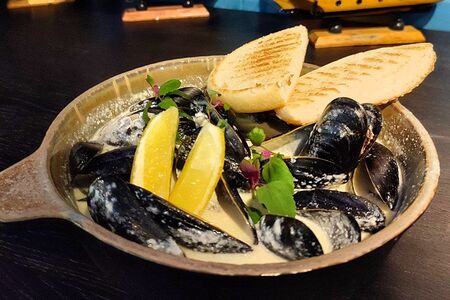 Мидии в соусе дорблю