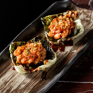 Нори темпура с лососем и тунцом