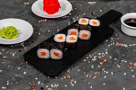 Мини-ролл с лососем