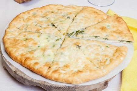 Хачапури с сыром и зеленью