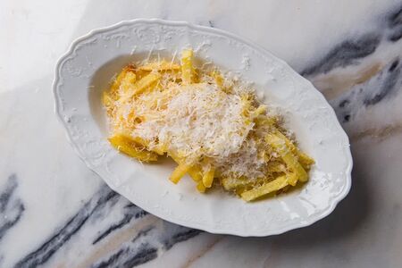 Картофель фри с пармезаном