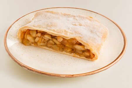 Штрудель яблочный постный