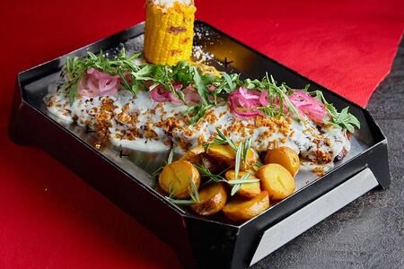 Ребра Баста Size с соусом дорблю