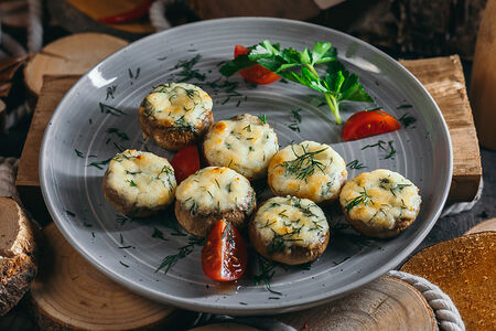 Шампиньоны с сулугуни