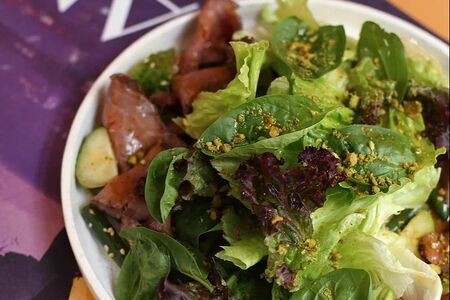 Салат с ростбифом