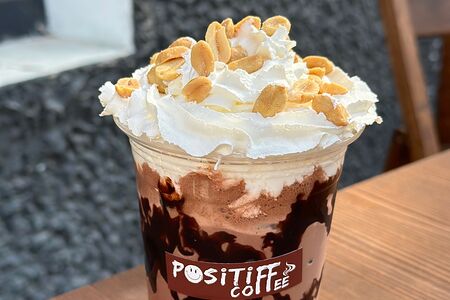 Молочный коктейль Сникерс