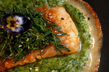 Судак со шпинатно-картофельным муссом