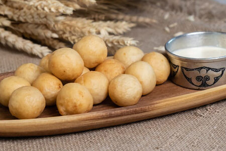 Баурсаки с иримшиком