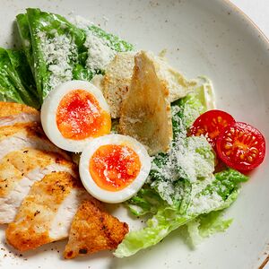 Цезарь с курицей