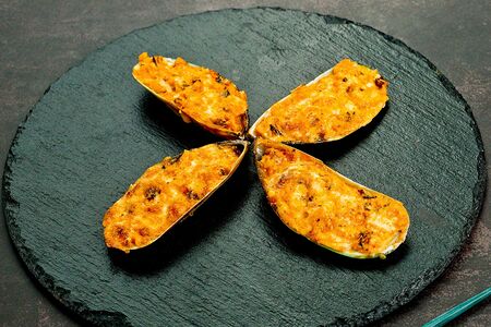 Запеченные мидии