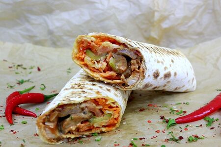 Шаурма Классика со свининой и маринованными овощами
