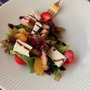 С утиной грудкой и жареным камамбером