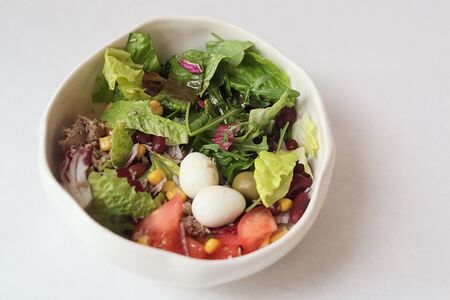 Салат с тунцом