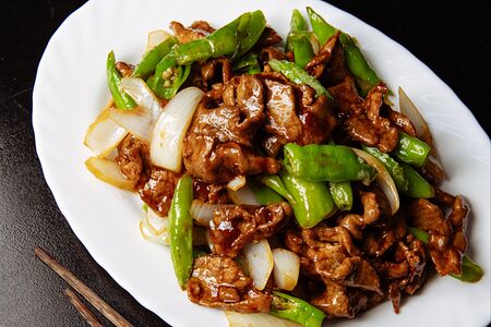 Говядина с острым перцем