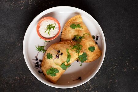 Два мини-чебурека с бараниной