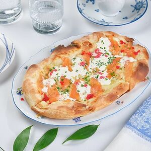 С лососем и страчателлой