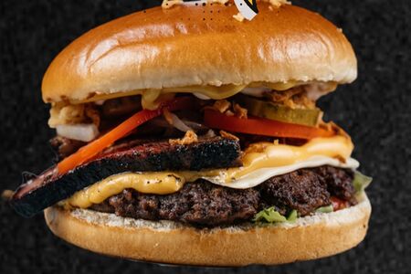 Фирменный бургер
