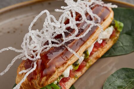 Эклер с риетом из лосося