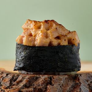 Запеченные суши с тунцом