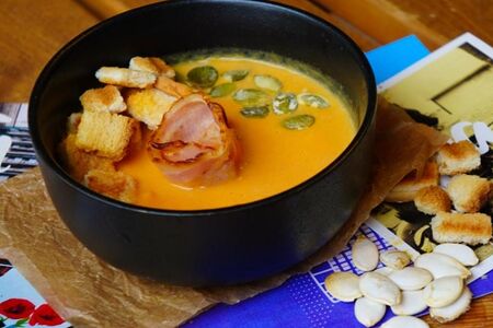 Тыквенный суп-пюре с беконом