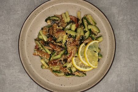 Унаги сарада