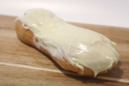 Эклер классический