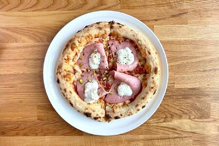 Пицца с мортаделлой