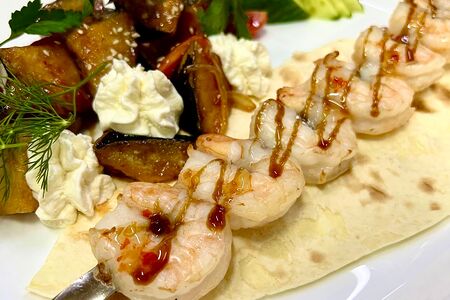 Шашлык из креветок с баклажанами