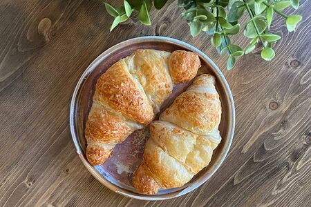 Круассан с сыром гауда