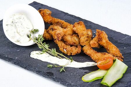 Куриные пике с чесночным соусом