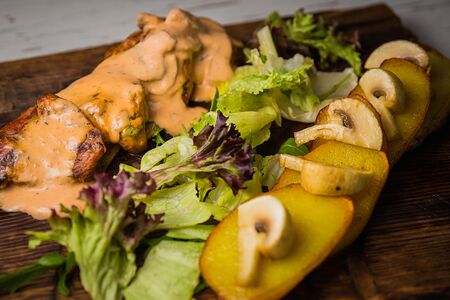 Вырезка свиная запеченная с грибами