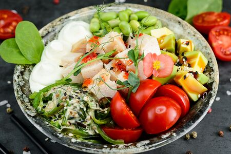 Поке с копченой курицей