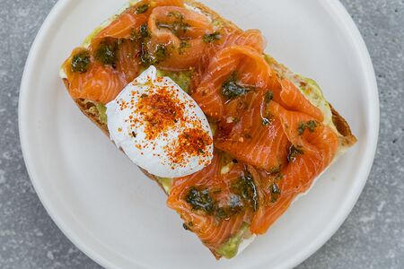 Брускетта с форелью