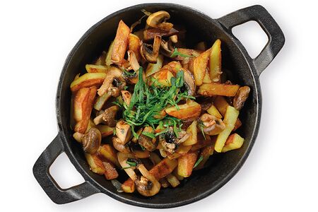 Жареная картошка и грибы
