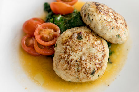 Котлеты из щуки со шпинатом